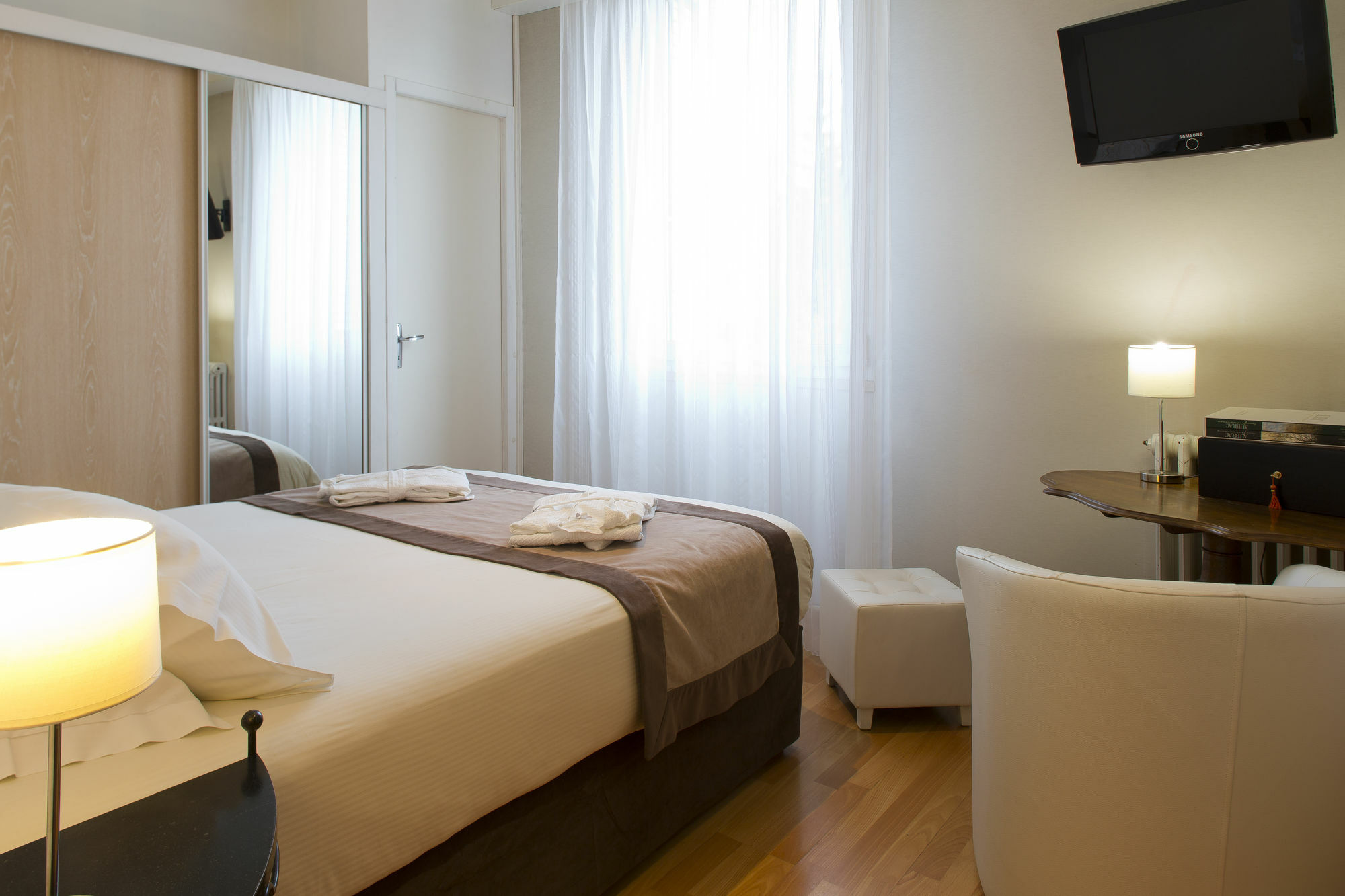 The Originals Boutique, Hotel Du Pont Roupt, Mende Eksteriør billede